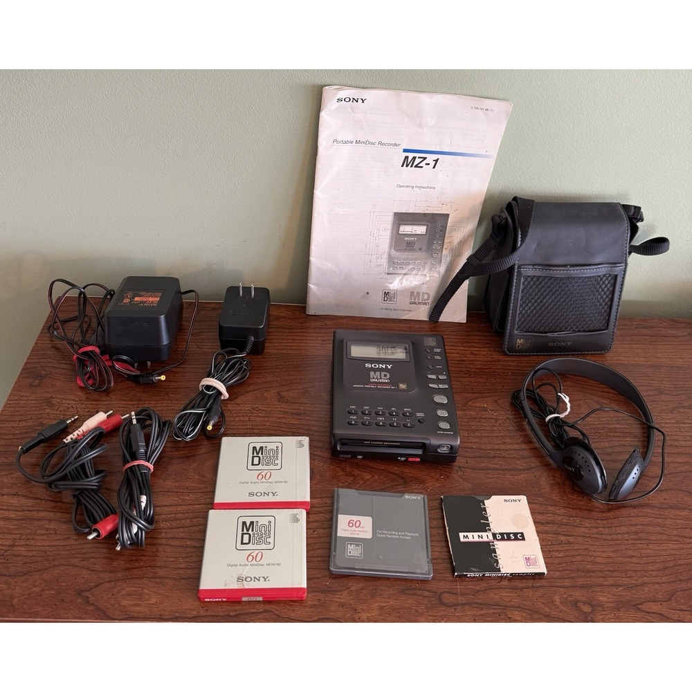SONY MZ-1 MD Minidisc Walkman Portable Recorder Bundle W/ Accessories Tested